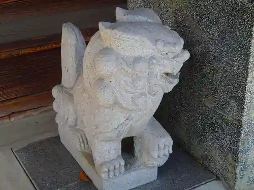 牛島　女體神社の狛犬