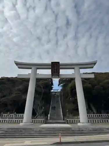 大洗磯前神社の{uncategorized: "未分類", other: "その他", undefined: "問題あり", building: "その他建物", grave: "お墓", sacred_gate: "鳥居", guardian: "狛犬", statue: "像", buddha: "仏像", history: "歴史", nature: "自然", garden: "庭園", animal: "動物", pagoda: "塔", temizu: "手水舎", mountain_gate: "山門・神門", sanctuary: "本殿・本堂", subordinate: "末社・摂社", art: "芸術", scenery: "景色", jizo: "地蔵", ema: "絵馬", goshuin: "御朱印", omikuji: "おみくじ", items: "授与品その他", amulet: "お守り", goshuincho: "御朱印帳", eats: "食事", festival: "お祭り", votive_dance: "神楽", shichigosan: "七五三参", wedding: "結婚式", experience: "体験その他", initially: "初詣", around: "周辺", anti_infection: "感染症対策"}