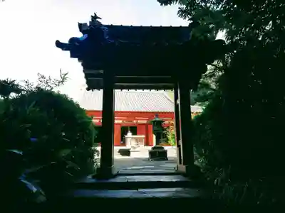 平等寺（三輪山平等寺）の山門・神門