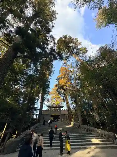 伊勢神宮内宮（皇大神宮）の{uncategorized: "未分類", other: "その他", undefined: "問題あり", building: "その他建物", grave: "お墓", sacred_gate: "鳥居", guardian: "狛犬", statue: "像", buddha: "仏像", history: "歴史", nature: "自然", garden: "庭園", animal: "動物", pagoda: "塔", temizu: "手水舎", mountain_gate: "山門・神門", sanctuary: "本殿・本堂", subordinate: "末社・摂社", art: "芸術", scenery: "景色", jizo: "地蔵", ema: "絵馬", goshuin: "御朱印", omikuji: "おみくじ", items: "授与品その他", amulet: "お守り", goshuincho: "御朱印帳", eats: "食事", festival: "お祭り", votive_dance: "神楽", shichigosan: "七五三参", wedding: "結婚式", experience: "体験その他", initially: "初詣", around: "周辺", anti_infection: "感染症対策"}