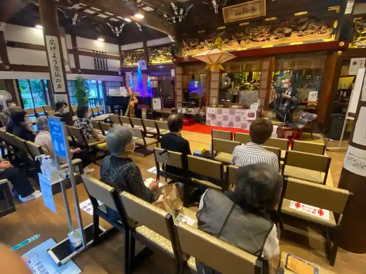 宣隆寺の本殿・本堂