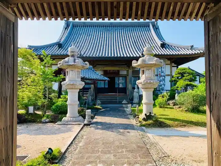 朝日寺の本殿・本堂