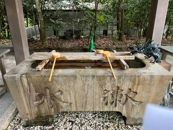 氷上姉子神社(熱田神宮摂社)の手水舎