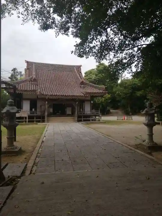 金武観音寺の本殿・本堂