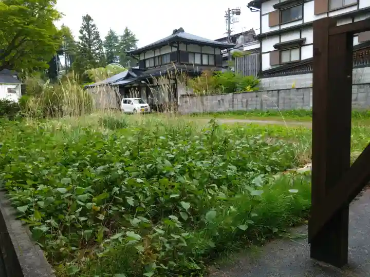 大楽院の{uncategorized: "未分類", other: "その他", undefined: "問題あり", building: "その他建物", grave: "お墓", sacred_gate: "鳥居", guardian: "狛犬", statue: "像", buddha: "仏像", history: "歴史", nature: "自然", garden: "庭園", animal: "動物", pagoda: "塔", temizu: "手水舎", mountain_gate: "山門・神門", sanctuary: "本殿・本堂", subordinate: "末社・摂社", art: "芸術", scenery: "景色", jizo: "地蔵", ema: "絵馬", goshuin: "御朱印", omikuji: "おみくじ", items: "授与品その他", amulet: "お守り", goshuincho: "御朱印帳", eats: "食事", festival: "お祭り", votive_dance: "神楽", shichigosan: "七五三参", wedding: "結婚式", experience: "体験その他", initially: "初詣", around: "周辺", anti_infection: "感染症対策"}