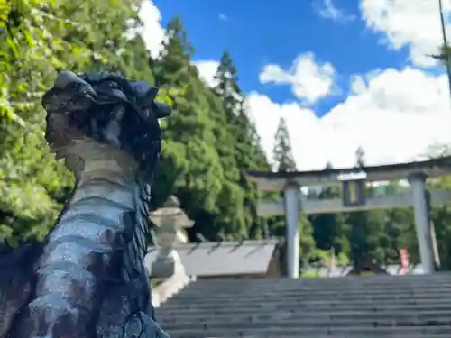 八海山尊神社の狛犬