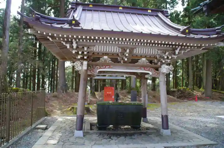 身延山奥之院思親閣の手水舎