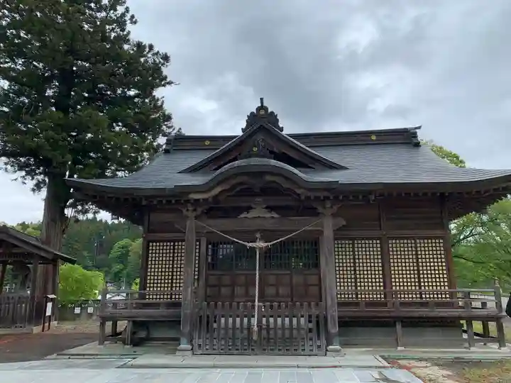 近津神社の本殿・本堂