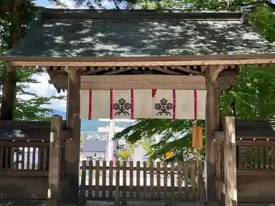 諏訪大社の山門・神門