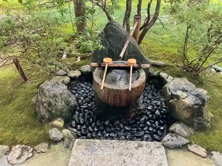 西芳寺の手水舎