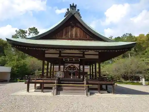 梅宮大社の本殿・本堂