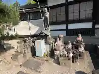 龍興寺の{uncategorized: "未分類", other: "その他", undefined: "問題あり", building: "その他建物", grave: "お墓", sacred_gate: "鳥居", guardian: "狛犬", statue: "像", buddha: "仏像", history: "歴史", nature: "自然", garden: "庭園", animal: "動物", pagoda: "塔", temizu: "手水舎", mountain_gate: "山門・神門", sanctuary: "本殿・本堂", subordinate: "末社・摂社", art: "芸術", scenery: "景色", jizo: "地蔵", ema: "絵馬", goshuin: "御朱印", omikuji: "おみくじ", items: "授与品その他", amulet: "お守り", goshuincho: "御朱印帳", eats: "食事", festival: "お祭り", votive_dance: "神楽", shichigosan: "七五三参", wedding: "結婚式", experience: "体験その他", initially: "初詣", around: "周辺", anti_infection: "感染症対策"}