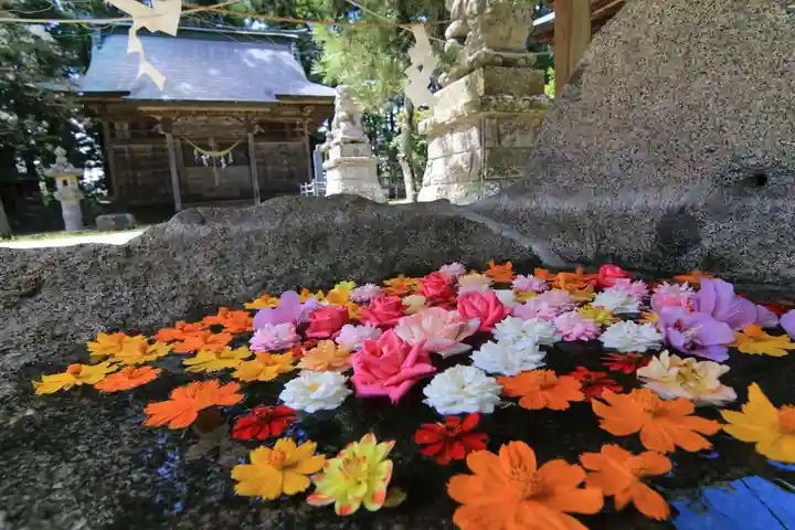 田村神社の手水舎