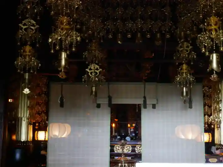 津照寺の本殿・本堂