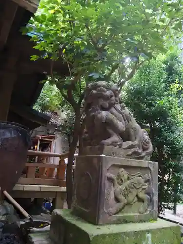 稲荷鬼王神社の狛犬