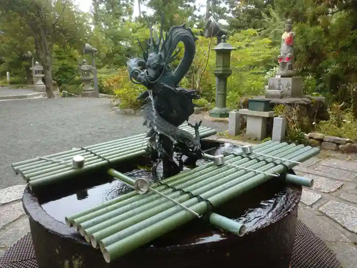 成相寺の手水舎