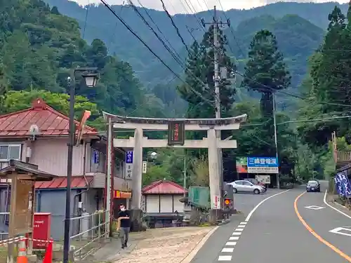 三峯神社の鳥居