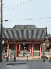 津観音の山門