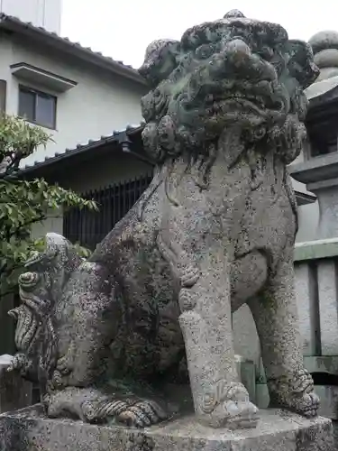 岡山神社の狛犬