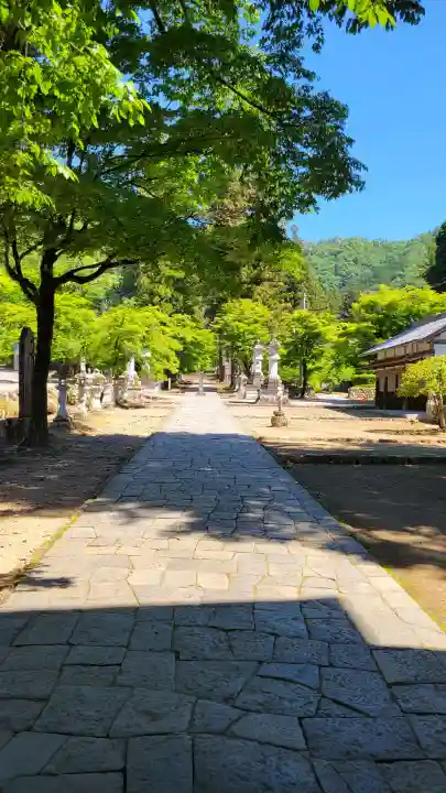 華厳寺の{uncategorized: "未分類", other: "その他", undefined: "問題あり", building: "その他建物", grave: "お墓", sacred_gate: "鳥居", guardian: "狛犬", statue: "像", buddha: "仏像", history: "歴史", nature: "自然", garden: "庭園", animal: "動物", pagoda: "塔", temizu: "手水舎", mountain_gate: "山門・神門", sanctuary: "本殿・本堂", subordinate: "末社・摂社", art: "芸術", scenery: "景色", jizo: "地蔵", ema: "絵馬", goshuin: "御朱印", omikuji: "おみくじ", items: "授与品その他", amulet: "お守り", goshuincho: "御朱印帳", eats: "食事", festival: "お祭り", votive_dance: "神楽", shichigosan: "七五三参", wedding: "結婚式", experience: "体験その他", initially: "初詣", around: "周辺", anti_infection: "感染症対策"}