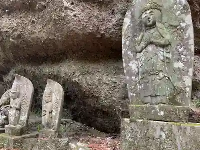深草岩屋観音堂（深草山瑞岩寺奥院）の仏像