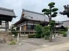 長存寺の本殿