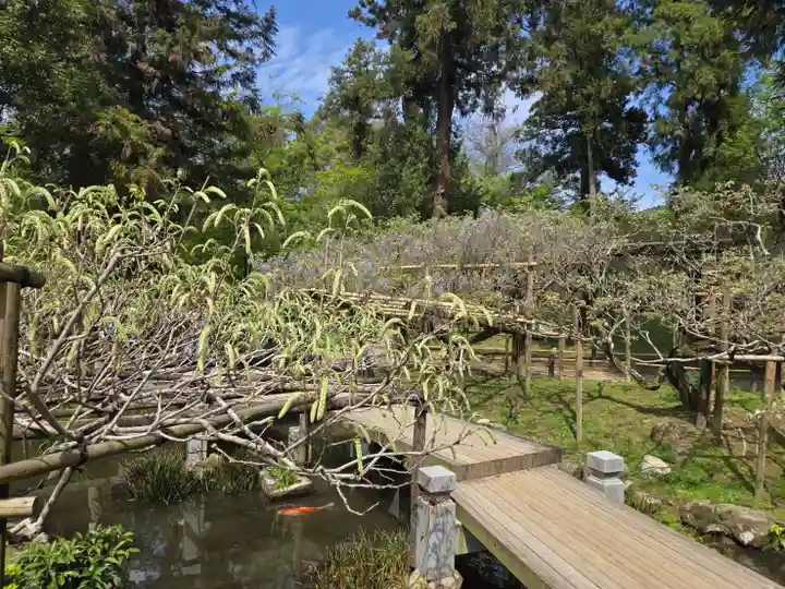 歌泉堂(春日大社神苑萬葉植物園内鎮座)(奈良県)