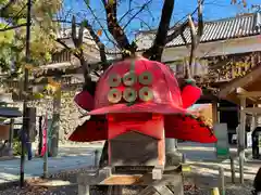 眞田神社の像