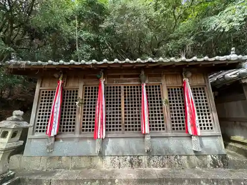 伊勢部柿本神社の末社