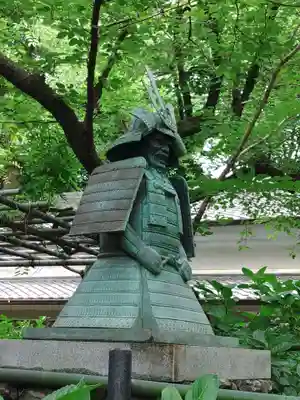 藤森神社の像