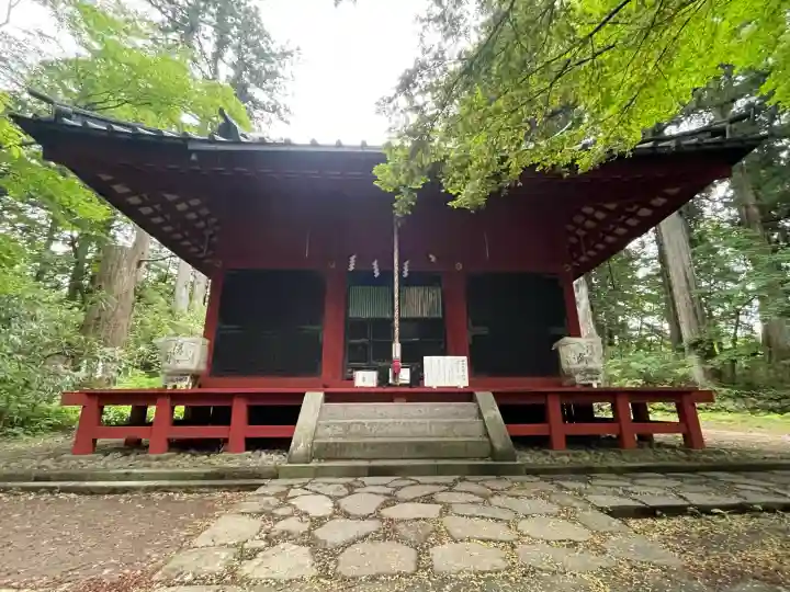 本宮神社(日光二荒山神社別宮)の{uncategorized: "未分類", other: "その他", undefined: "問題あり", building: "その他建物", grave: "お墓", sacred_gate: "鳥居", guardian: "狛犬", statue: "像", buddha: "仏像", history: "歴史", nature: "自然", garden: "庭園", animal: "動物", pagoda: "塔", temizu: "手水舎", mountain_gate: "山門・神門", sanctuary: "本殿・本堂", subordinate: "末社・摂社", art: "芸術", scenery: "景色", jizo: "地蔵", ema: "絵馬", goshuin: "御朱印", omikuji: "おみくじ", items: "授与品その他", amulet: "お守り", goshuincho: "御朱印帳", eats: "食事", festival: "お祭り", votive_dance: "神楽", shichigosan: "七五三参", wedding: "結婚式", experience: "体験その他", initially: "初詣", around: "周辺", anti_infection: "感染症対策"}