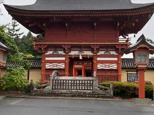 美濃國一宮　南宮大社の山門・神門
