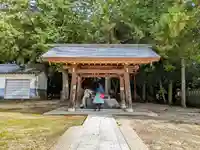 糟目春日神社の手水舎