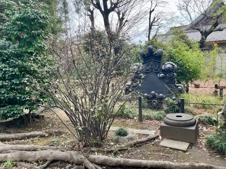 臨江寺の{uncategorized: "未分類", other: "その他", undefined: "問題あり", building: "その他建物", grave: "お墓", sacred_gate: "鳥居", guardian: "狛犬", statue: "像", buddha: "仏像", history: "歴史", nature: "自然", garden: "庭園", animal: "動物", pagoda: "塔", temizu: "手水舎", mountain_gate: "山門・神門", sanctuary: "本殿・本堂", subordinate: "末社・摂社", art: "芸術", scenery: "景色", jizo: "地蔵", ema: "絵馬", goshuin: "御朱印", omikuji: "おみくじ", items: "授与品その他", amulet: "お守り", goshuincho: "御朱印帳", eats: "食事", festival: "お祭り", votive_dance: "神楽", shichigosan: "七五三参", wedding: "結婚式", experience: "体験その他", initially: "初詣", around: "周辺", anti_infection: "感染症対策"}