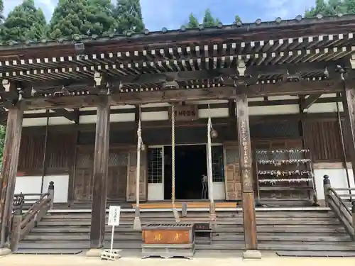 国上寺の本殿