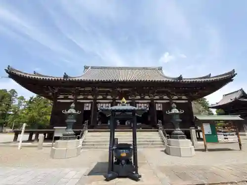 鶴林寺の本殿・本堂