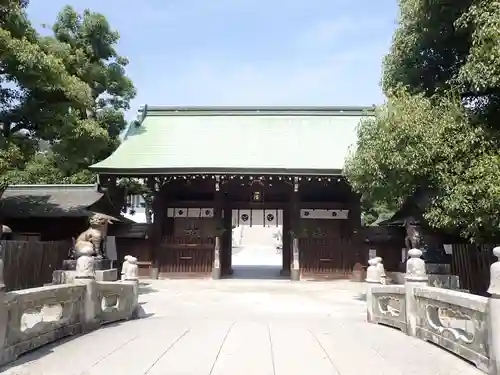 石清尾八幡宮の山門・神門
