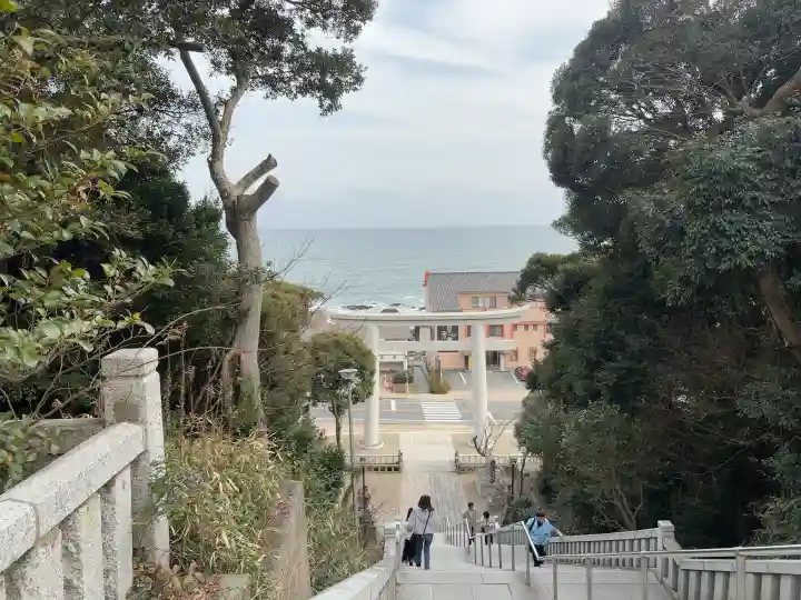 大洗磯前神社の{uncategorized: "未分類", other: "その他", undefined: "問題あり", building: "その他建物", grave: "お墓", sacred_gate: "鳥居", guardian: "狛犬", statue: "像", buddha: "仏像", history: "歴史", nature: "自然", garden: "庭園", animal: "動物", pagoda: "塔", temizu: "手水舎", mountain_gate: "山門・神門", sanctuary: "本殿・本堂", subordinate: "末社・摂社", art: "芸術", scenery: "景色", jizo: "地蔵", ema: "絵馬", goshuin: "御朱印", omikuji: "おみくじ", items: "授与品その他", amulet: "お守り", goshuincho: "御朱印帳", eats: "食事", festival: "お祭り", votive_dance: "神楽", shichigosan: "七五三参", wedding: "結婚式", experience: "体験その他", initially: "初詣", around: "周辺", anti_infection: "感染症対策"}