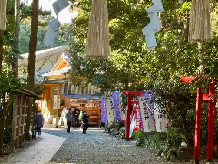 神明神社(相差町)の{uncategorized: "未分類", other: "その他", undefined: "問題あり", building: "その他建物", grave: "お墓", sacred_gate: "鳥居", guardian: "狛犬", statue: "像", buddha: "仏像", history: "歴史", nature: "自然", garden: "庭園", animal: "動物", pagoda: "塔", temizu: "手水舎", mountain_gate: "山門・神門", sanctuary: "本殿・本堂", subordinate: "末社・摂社", art: "芸術", scenery: "景色", jizo: "地蔵", ema: "絵馬", goshuin: "御朱印", omikuji: "おみくじ", items: "授与品その他", amulet: "お守り", goshuincho: "御朱印帳", eats: "食事", festival: "お祭り", votive_dance: "神楽", shichigosan: "七五三参", wedding: "結婚式", experience: "体験その他", initially: "初詣", around: "周辺", anti_infection: "感染症対策"}