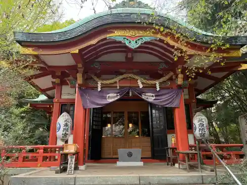 芝東照宮の{uncategorized: "未分類", other: "その他", undefined: "問題あり", building: "その他建物", grave: "お墓", sacred_gate: "鳥居", guardian: "狛犬", statue: "像", buddha: "仏像", history: "歴史", nature: "自然", garden: "庭園", animal: "動物", pagoda: "塔", temizu: "手水舎", mountain_gate: "山門・神門", sanctuary: "本殿・本堂", subordinate: "末社・摂社", art: "芸術", scenery: "景色", jizo: "地蔵", ema: "絵馬", goshuin: "御朱印", omikuji: "おみくじ", items: "授与品その他", amulet: "お守り", goshuincho: "御朱印帳", eats: "食事", festival: "お祭り", votive_dance: "神楽", shichigosan: "七五三参", wedding: "結婚式", experience: "体験その他", initially: "初詣", around: "周辺", anti_infection: "感染症対策"}