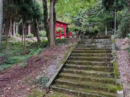 飛澤神社の末社