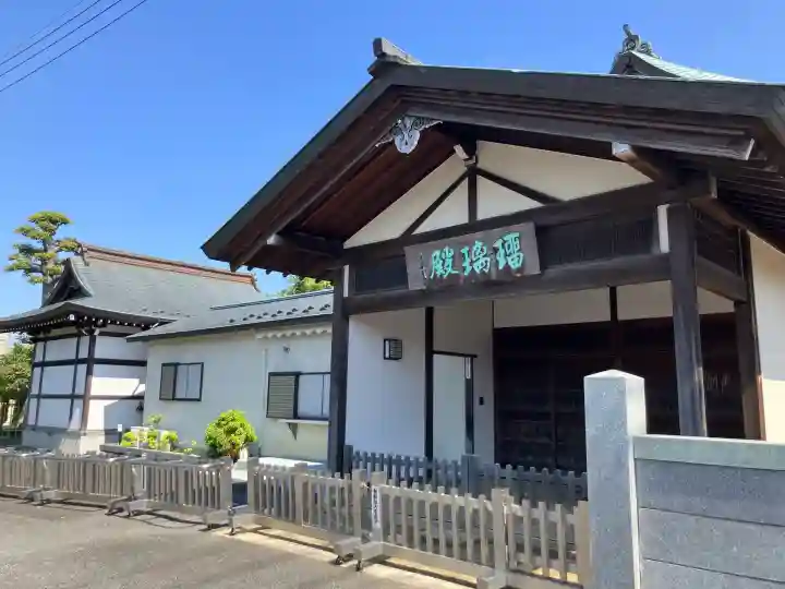 鴻ノ台小僧伽の{uncategorized: "未分類", other: "その他", undefined: "問題あり", building: "その他建物", grave: "お墓", sacred_gate: "鳥居", guardian: "狛犬", statue: "像", buddha: "仏像", history: "歴史", nature: "自然", garden: "庭園", animal: "動物", pagoda: "塔", temizu: "手水舎", mountain_gate: "山門・神門", sanctuary: "本殿・本堂", subordinate: "末社・摂社", art: "芸術", scenery: "景色", jizo: "地蔵", ema: "絵馬", goshuin: "御朱印", omikuji: "おみくじ", items: "授与品その他", amulet: "お守り", goshuincho: "御朱印帳", eats: "食事", festival: "お祭り", votive_dance: "神楽", shichigosan: "七五三参", wedding: "結婚式", experience: "体験その他", initially: "初詣", around: "周辺", anti_infection: "感染症対策"}