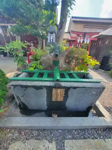 富士浅間宮の手水舎