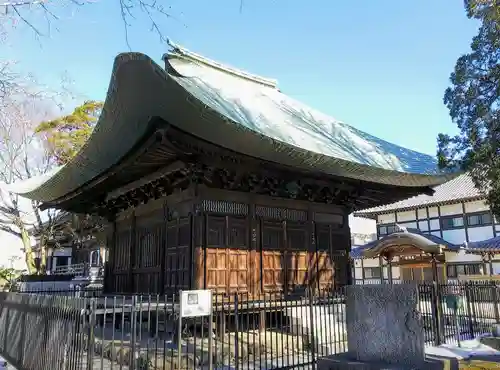 高倉寺の本殿・本堂