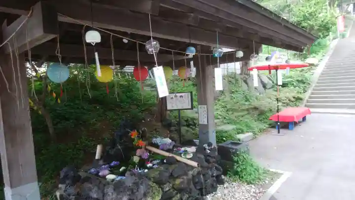 虻田神社の手水舎