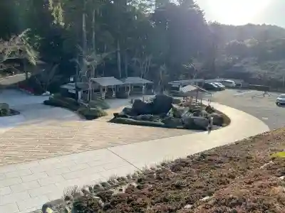 尊永寺の{uncategorized: "未分類", other: "その他", undefined: "問題あり", building: "その他建物", grave: "お墓", sacred_gate: "鳥居", guardian: "狛犬", statue: "像", buddha: "仏像", history: "歴史", nature: "自然", garden: "庭園", animal: "動物", pagoda: "塔", temizu: "手水舎", mountain_gate: "山門・神門", sanctuary: "本殿・本堂", subordinate: "末社・摂社", art: "芸術", scenery: "景色", jizo: "地蔵", ema: "絵馬", goshuin: "御朱印", omikuji: "おみくじ", items: "授与品その他", amulet: "お守り", goshuincho: "御朱印帳", eats: "食事", festival: "お祭り", votive_dance: "神楽", shichigosan: "七五三参", wedding: "結婚式", experience: "体験その他", initially: "初詣", around: "周辺", anti_infection: "感染症対策"}