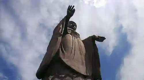 東本願寺本廟 牛久浄苑（牛久大仏）の仏像