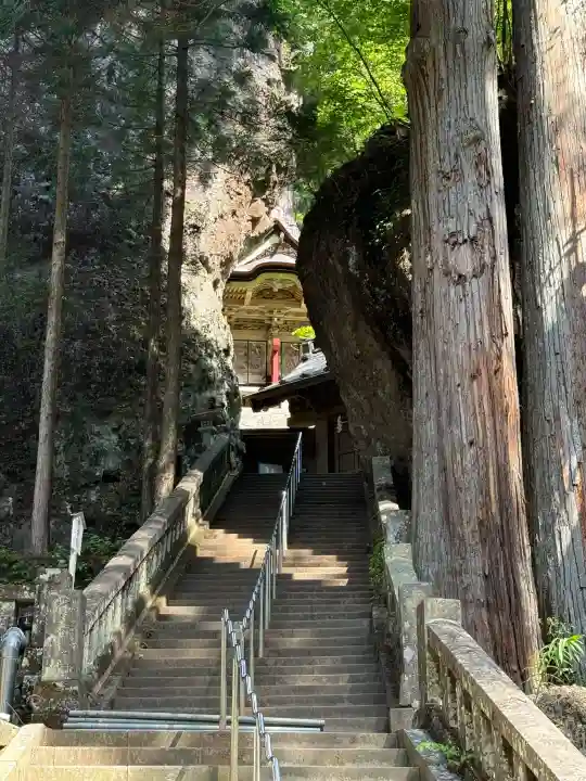 榛名神社の{uncategorized: "未分類", other: "その他", undefined: "問題あり", building: "その他建物", grave: "お墓", sacred_gate: "鳥居", guardian: "狛犬", statue: "像", buddha: "仏像", history: "歴史", nature: "自然", garden: "庭園", animal: "動物", pagoda: "塔", temizu: "手水舎", mountain_gate: "山門・神門", sanctuary: "本殿・本堂", subordinate: "末社・摂社", art: "芸術", scenery: "景色", jizo: "地蔵", ema: "絵馬", goshuin: "御朱印", omikuji: "おみくじ", items: "授与品その他", amulet: "お守り", goshuincho: "御朱印帳", eats: "食事", festival: "お祭り", votive_dance: "神楽", shichigosan: "七五三参", wedding: "結婚式", experience: "体験その他", initially: "初詣", around: "周辺", anti_infection: "感染症対策"}