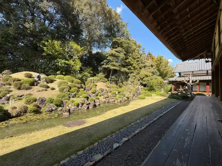 龍潭寺の{uncategorized: "未分類", other: "その他", undefined: "問題あり", building: "その他建物", grave: "お墓", sacred_gate: "鳥居", guardian: "狛犬", statue: "像", buddha: "仏像", history: "歴史", nature: "自然", garden: "庭園", animal: "動物", pagoda: "塔", temizu: "手水舎", mountain_gate: "山門・神門", sanctuary: "本殿・本堂", subordinate: "末社・摂社", art: "芸術", scenery: "景色", jizo: "地蔵", ema: "絵馬", goshuin: "御朱印", omikuji: "おみくじ", items: "授与品その他", amulet: "お守り", goshuincho: "御朱印帳", eats: "食事", festival: "お祭り", votive_dance: "神楽", shichigosan: "七五三参", wedding: "結婚式", experience: "体験その他", initially: "初詣", around: "周辺", anti_infection: "感染症対策"}