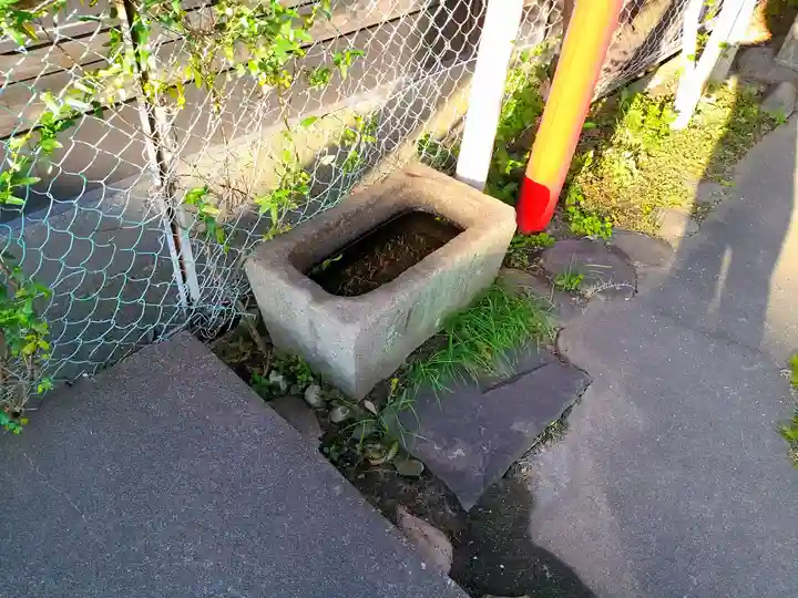 稲荷明神の手水舎